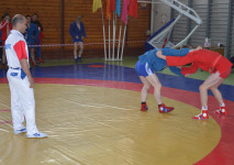 В Екатеринбурге будущие полицейские почтили спортивными достижениями память погибшего при исполнении служебного долга Героя России Дмитрия Новоселова