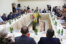 Куйвашев велел взять в оборот 40% заброшенных земель. «Представьте, каких результатов мы сможем добиться»