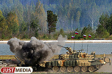 На "Старателе" Рогозин стрелял из Т-90 и пообещал основать здесь центр по испытанию танков