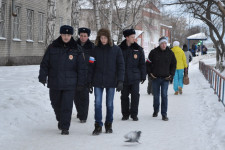 В Ирбите полицейские и «студенческий десант» вышли на улицы города