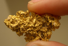 В окрестностях Ирбита в реке Ница нашли золото