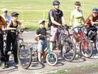 Садишься и просто нажимаешь на педаль…