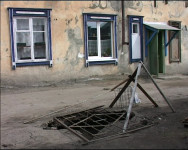 Актуально. Выгребная яма провалилась