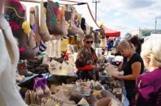 Яркими гранями сверкая