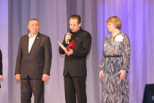 Председатель ЦК КПРФ Геннадий Зюганов наградил Ирбитский мотоциклетный техникум