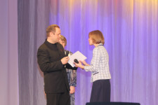 Председатель ЦК КПРФ Геннадий Зюганов наградил Ирбитский мотоциклетный техникум