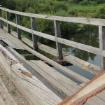 Сегодня во время рабочей поездки Алексей Никифоров, глава Ирбитского района посетил два моста: в поселке Зайково и в селе Скородумское