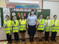 «Будь заметным!» - под таким девизом прошел мастер-класс по изготовлению световозвращающих элементов с обучающимися 1 класса школы № 5 г. Ирбита