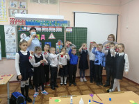 «Будь заметным!» - под таким девизом прошел мастер-класс по изготовлению световозвращающих элементов с обучающимися 1 класса школы № 5 г. Ирбита