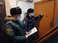 Ирбитские полицейские при участии сотрудников МЧС России провели рейд по профилактике пожарной безопасности