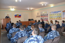 Сотрудник Госавтоинспекции Ирбита провел профилактическую беседу с личным составом ФКУ Следственного изолятора №2 ГУФСИН