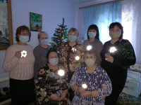 В Ирбите прошел мастер-класс по изготовлению световозвращающих элементов для пожилых граждан