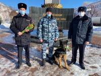 Ирбитские полицейские поздравили женщин с наступающим праздником 8 марта