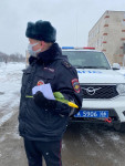 В Ирбите сотрудники ГИБДД провели акцию «Цветы для автоледи»