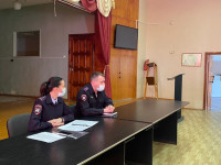 Сотрудники ирбитской Госавтоинспекции провели рабочую встречу с водителями ирбитской ЦГБ