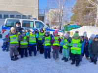 Сотрудники Госавтоинспекции Ирбита встретились с юидовцами-дошколятами