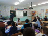 Сотрудники 60 пожарно-спасательной части провели открытый урок по основам безопасности жизнедеятельности