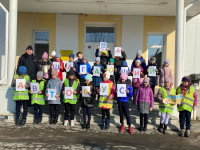 Школьники Ирбита приняли участие в акции «Шагающий автобус»