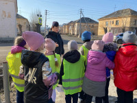 Школьники Ирбита приняли участие в акции «Шагающий автобус»