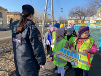 Школьники Ирбита приняли участие в акции «Шагающий автобус»