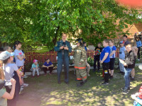 Сотрудники 60 пожарно-спасательной части продолжают проводить экскурсии и профилактические мероприятия с детьми
