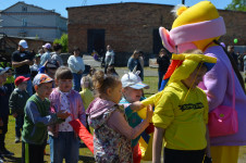 В Ирбите сотрудники полиции вместе с детьми отметили начало лета и День защиты детей