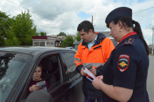 Сотрудники ГИБДД Ирбита приняли участие в акции «Безопасный переезд»