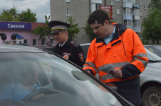 Сотрудники ГИБДД Ирбита приняли участие в акции «Безопасный переезд»