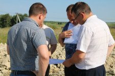 Начало строительных работ дороги в деревне Большая Кочевка