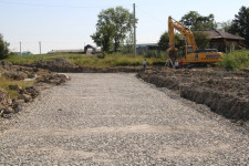 Начало строительных работ дороги в деревне Большая Кочевка