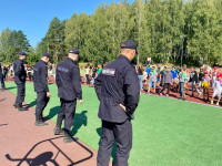 Ирбитские полицейские провели акцию «Зарядка со стражем порядка»