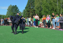 Ирбитские полицейские провели акцию «Зарядка со стражем порядка»