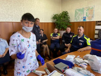 В Ирбите для сотрудников ГИБДД проведены занятия по оказанию первой доврачебной помощи с использованием специальных медицинских укладок