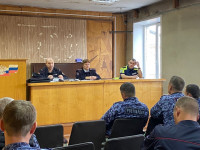 В рамках служебной подготовки сотрудники Ирбитской Госавтоинспекции провели беседу по соблюдению Правил дорожного движения с сотрудниками Ирбитского филиала ФГКУ «Управление вневедомственной охраны войск национальной гвардии РФ по Свердловской области»