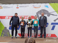 На церемонии открытия «Кросса нации» школьникам и студентам вручили знаки отличия комплекса ГТО