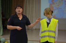 В Ирбите сотрудники Госавтоинспекции с общественниками провели урок безопасности дорожного движения