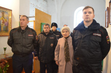 В Ирбите провели панихиду по сотрудникам МВД, погибшим при исполнении служебного долга