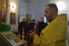 В Ирбите провели панихиду по сотрудникам МВД, погибшим при исполнении служебного долга