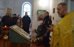 В Ирбите провели панихиду по сотрудникам МВД, погибшим при исполнении служебного долга