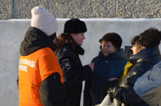 В Ирбите волонтеры и сотрудники Госавтоинспекции провели акцию «День памяти жертв ДТП»