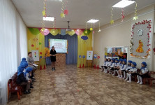 В Ирбите сотрудники Госавтоинспекции посвящают дошколят в ЮИД