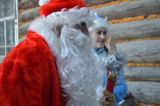 Сотрудники полиции Ирбита и члены Общественного совета при МО МВД России «Ирбитский» принимают участие в акции «Полицейский Дед Мороз»