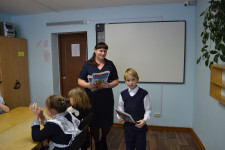 Сотрудники Госавтоинспекции  в преддверии зимних каникул проводят профилактические беседы с детьми в учреждениях дополнительного образования