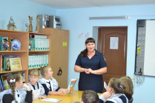 Сотрудники Госавтоинспекции  в преддверии зимних каникул проводят профилактические беседы с детьми в учреждениях дополнительного образования