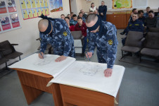 Креативную программу устроили сотрудникам ирбитского СИЗО-2 коллеги-женщины ко Дню защитника Отечества