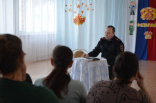 Ирбитские полицейские провели профилактическую беседу по мошенничеству с трудовым коллективом детского сада