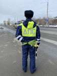 Одними из первых с цветами вместо протоколов на дороги области вышли автоинспекторы г. Ирбита