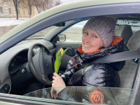 Одними из первых с цветами вместо протоколов на дороги области вышли автоинспекторы г. Ирбита