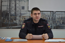 В Ирбите сотрудники полиции продолжают проводить профилактические встречи с трудовыми коллективами