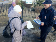 Участковые уполномоченные полиции Ирбита предостерегают граждан от действий мошенников